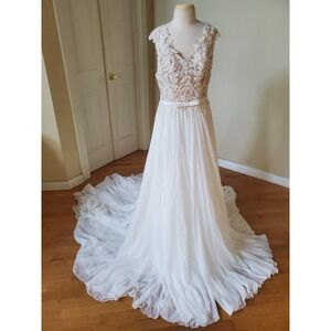 Franssical Wedding Dress Gown Size 4 NWT